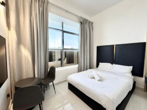 Compact and Convenient Studio Available on Sheikh Zayed Road